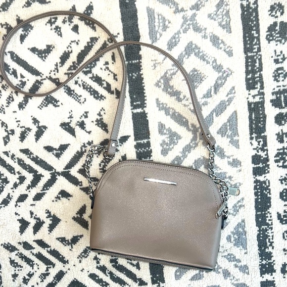 Steve Madden Handbags - Steve Madden Cross Body Purse